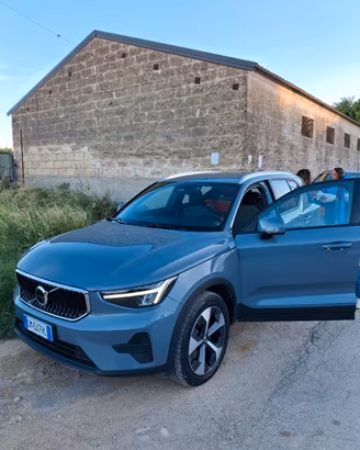 volvo xc40 b3 core automatica 