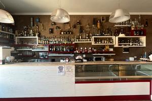 Caffetteria su viale principale