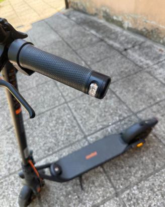 Monopattino Ninebot Segway F2 PRO