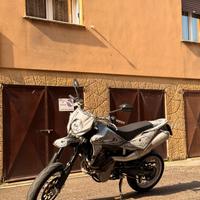Husqvarna SMR 630 – Supermotard pura | 20.500 km