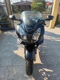 Honda vrf 800