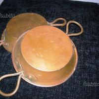 2 vecchie padelle in rame
