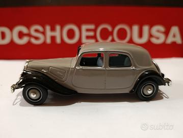 Modellino di Citroen Traction 7A in scala 1/43