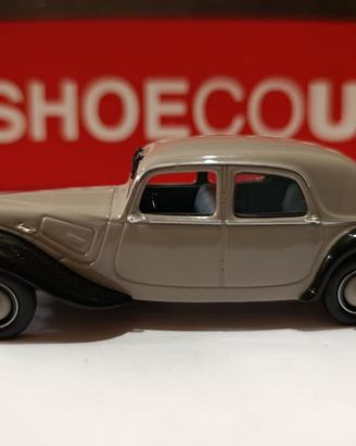 Modellino di Citroen Traction 7A in scala 1/43