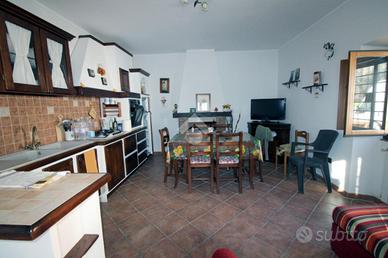 CASA SEMINDIPENDENTE A POGGIO MIRTETO