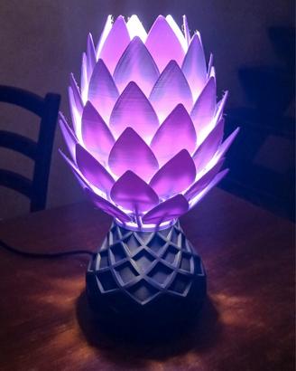 Lampada di design con forma floreale