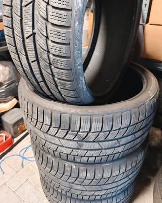 GOMME INVERNALI TOYO 255/30 20 SEMINUOVE