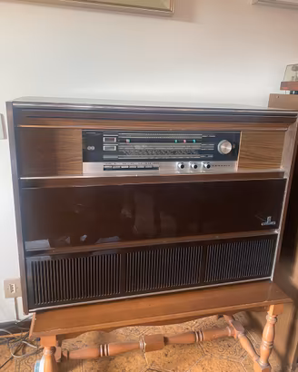 Grundig KS 717 – Mobile stereo radio e giradischi