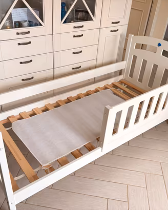 Letto in legno con materasso compreso