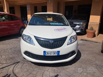 Lancia Ypsilon 1.0 FireFly 5 porte S&S Hybrid Silv