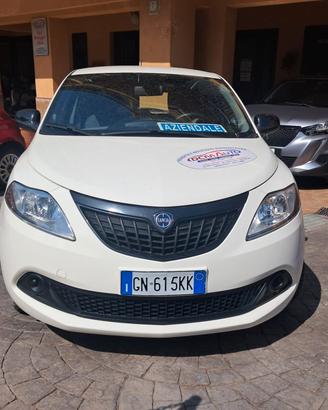 Lancia Ypsilon 1.0 FireFly 5 porte S&S Hybrid Silv