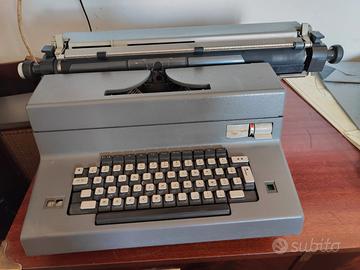 macchina da scrivere olivetti