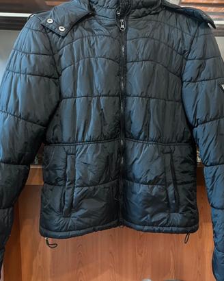 Giubbotto nero invernale trapuntato Guess