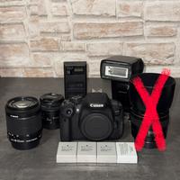 Canon 700D con due obiettivi e accessori