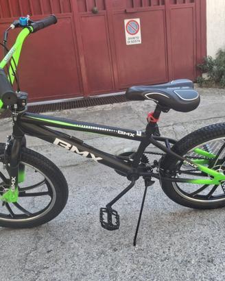 BMX con cerchi in lega