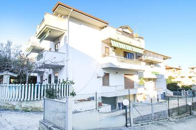 4 LOCALI A TORTORETO