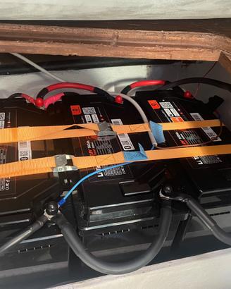 3 batterie LiFe PO4 da 140Ah della Litime