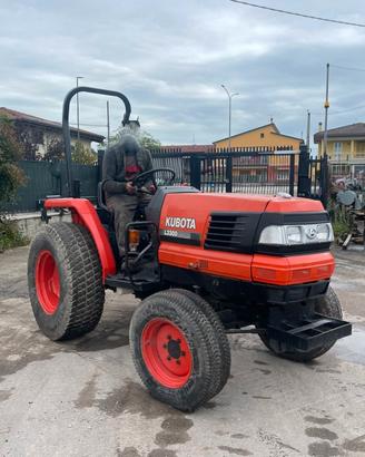T28 Trattore Kubota 50 CV per prati