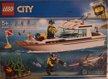 LEGO City 60221 – Diving Yacht