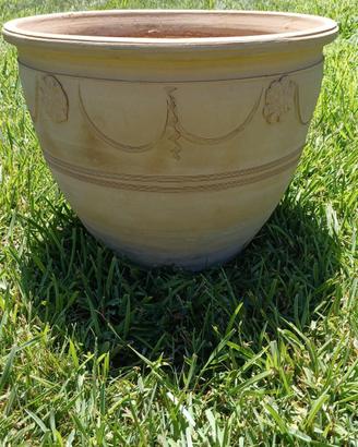 Antico vaso in fresca terracotta (h 37x49)