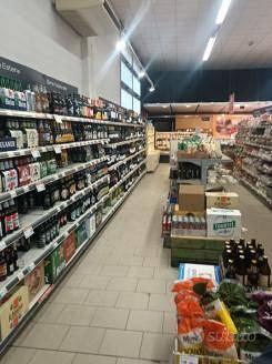 Immobile in asta di 1006 m² con più di 5 locali a - Altro