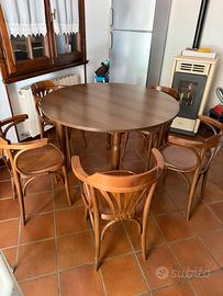 Sedie e tavolo vintage