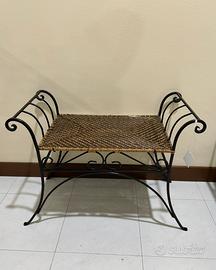 Tavolino basso in ferro e paglia