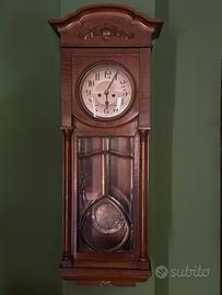 Pendolo da Parete d'Epoca in Legno Intagliato