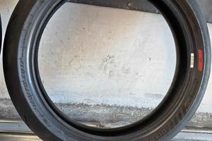 Gomme Pirelli stradali e slik