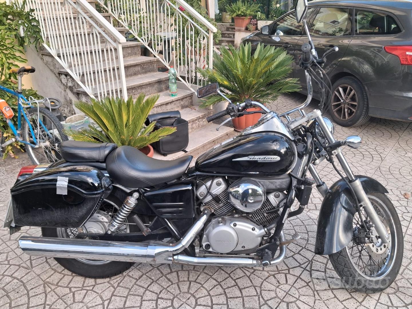 Shadow 125 incidentata ma funzionante Moto e Scooter In vendita