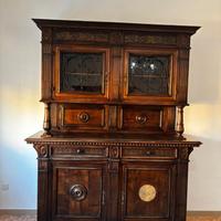 credenza con vetrina