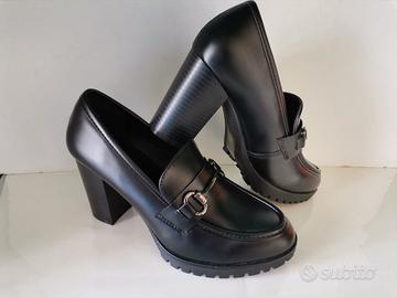 mocassini con tacco 37