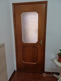 due porte con vetro da interno