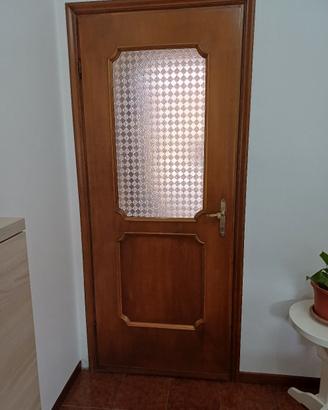 due porte con vetro da interno