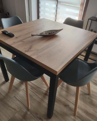 tavolo e mobile salotto 