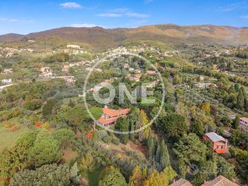 Villa di 400 m² con più di 5 locali a Velletri