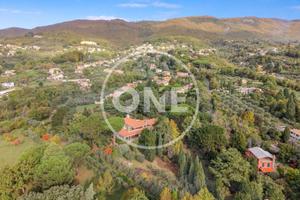 Villa di 400 m² con più di 5 locali a Velletri