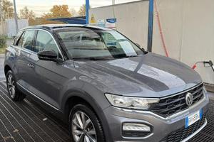 Volkswagen T-Roc benzina