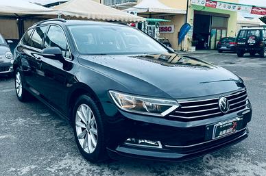 Volkswagen Passat Variant 2.0 TDI DSG Business Blu