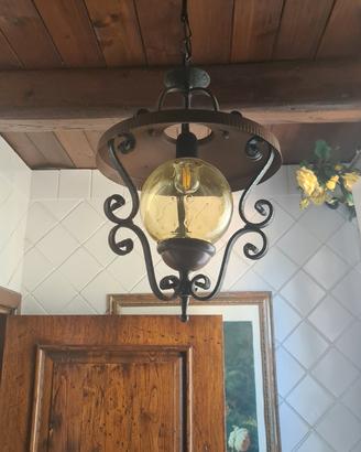 Lampadario ferro battuto vetro e rame