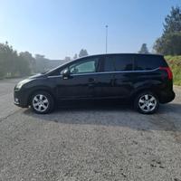 Peugeot 5008 1.6 diesel anno 2013 5 posti