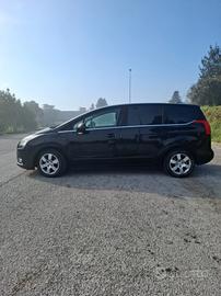 Peugeot 5008 1.6 diesel anno 2013 5 posti