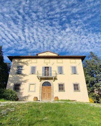 Rustico / Casale di 460 m² con più di 5 locali e b