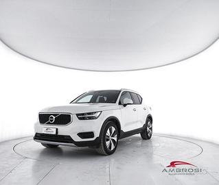 VOLVO XC40 D3 Geartronic Momentum - AUTOCARRO N1