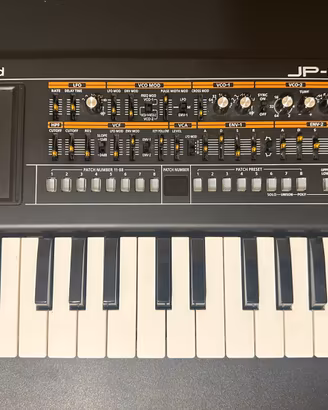 Roland jp 08 con tastiera