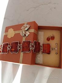 Bracciale e orecchini in ambra