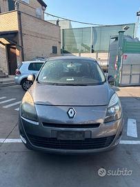 RENAULT SCENIC 1.5 D - ANNO 2009 - PER RICAMBI