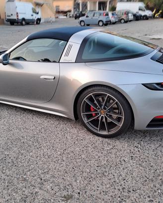 PORSCHE 992 TARGA 4S