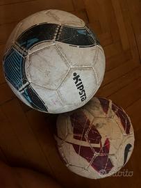 Due pallono di calcio, da gonfiare