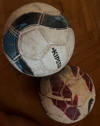 Due pallono di calcio, da gonfiare
